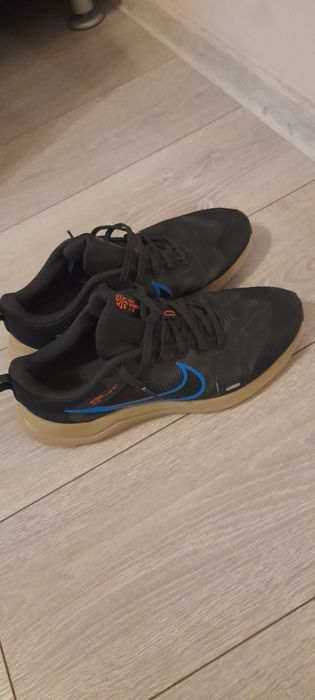 Adidasi Nike sport