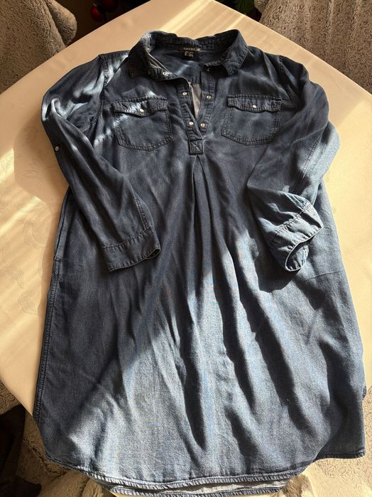 Продавам дънкова рокля