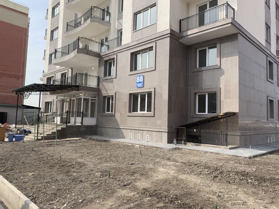 Sergeli 8 hudud 1 chi etaj 61 kv metr