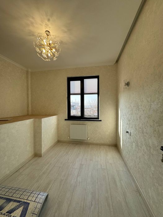 3-х комнатный Таунхаус продается на Буюк ипак йули метро