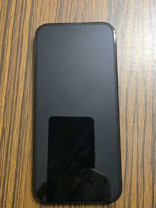 Продавам iphone 16 pro max 512 gb titanium black като нов