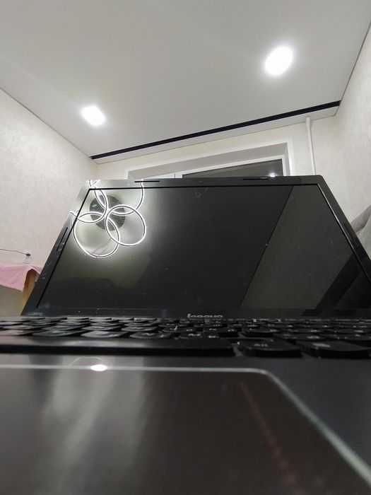 Ноутбук Lenovo   .