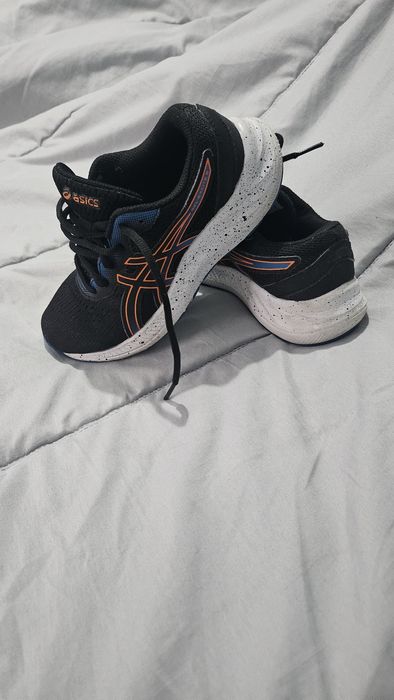 Детски маратонки asics