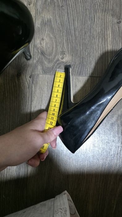 Pantofi cu toc inalt