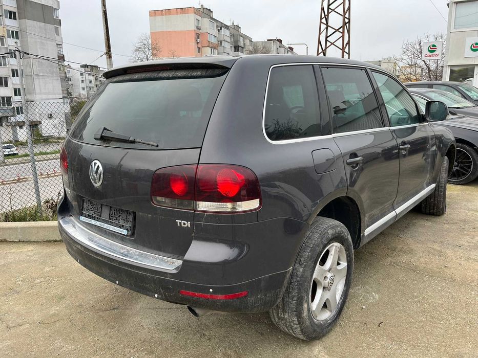 Volkswagen Touareg 2007 г., 2.5 TDI R5, фейслифт 174 к. с