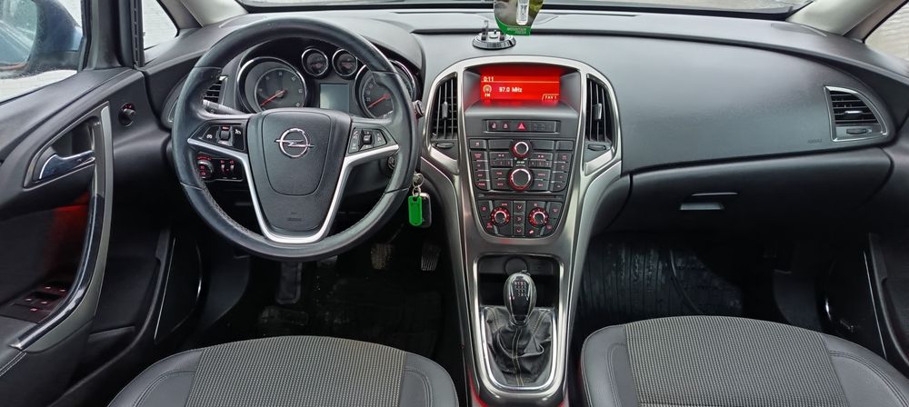 Vând Opel Astra j 1.7 diesel an 2010 euro 5