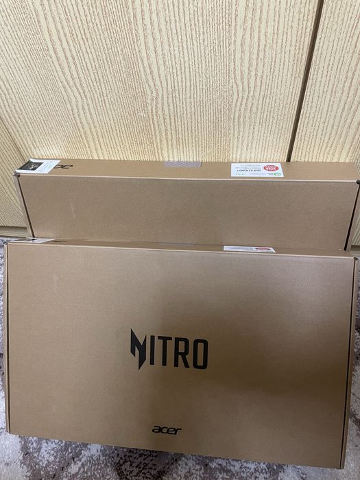 Acer Nitro V16 AI + windows 11 home