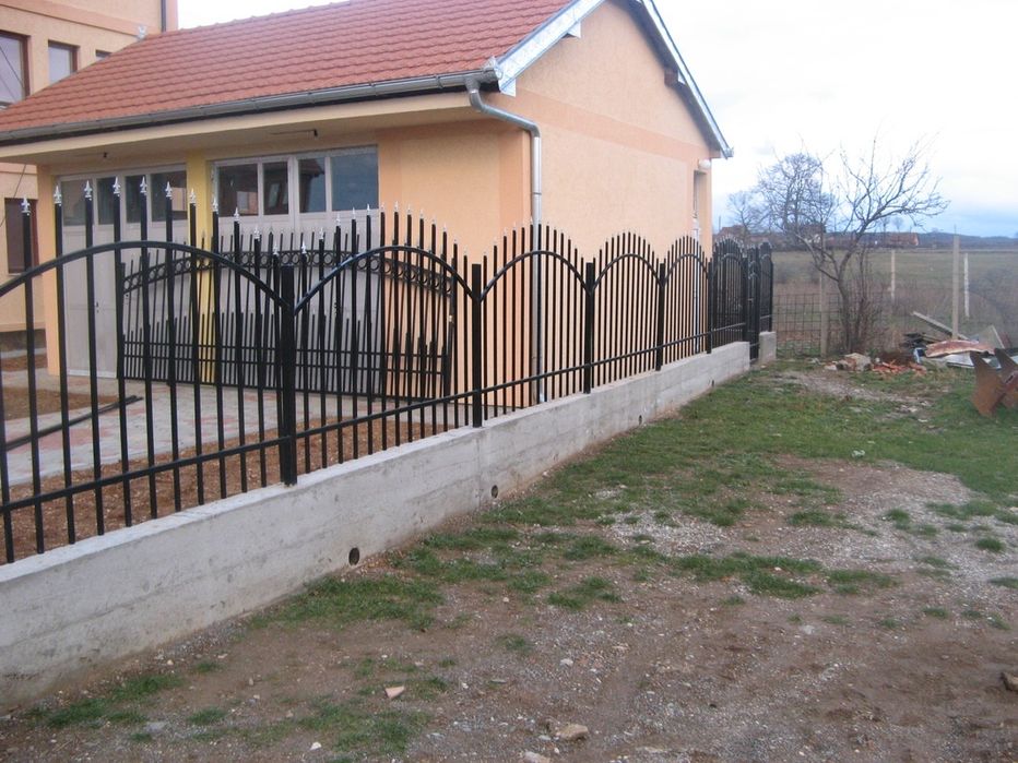 Vând garduri și porți