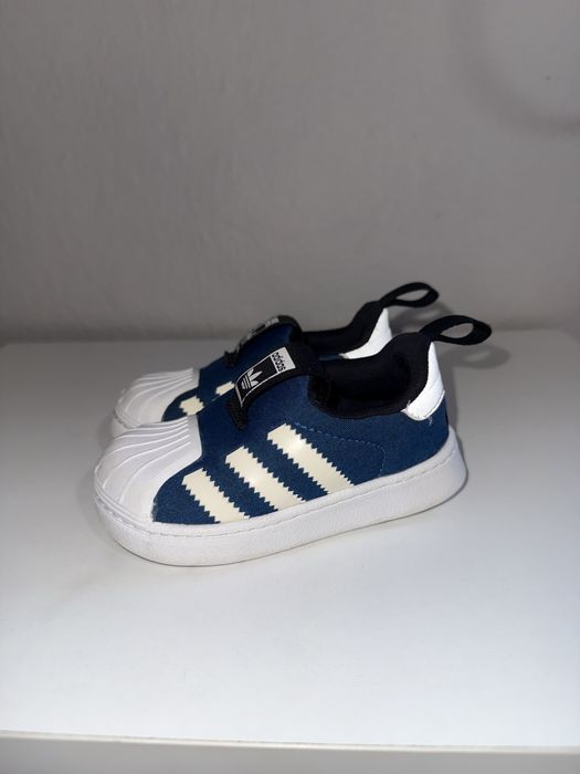 Бебешки обувки adidas