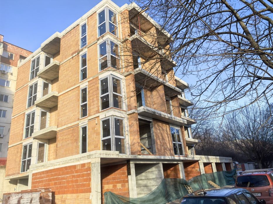 Продава се Двустаен апартамент в Плевен, Дружба 1 - 69 кв.м за 509 €/кв.м - Снимка #1