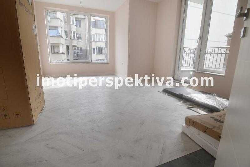 Продава се Тристаен апартамент в Пловдив, Кючук Париж - 86 кв.м за 1008 €/кв.м - Снимка #2