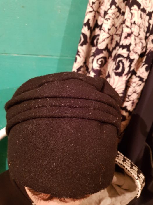 Продам женские головные уборы