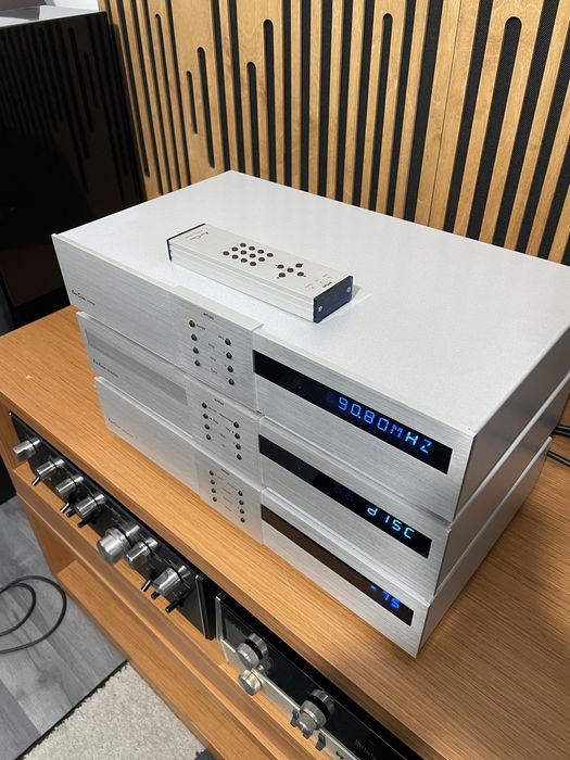 Arcus first class amplifier cd player si tuner