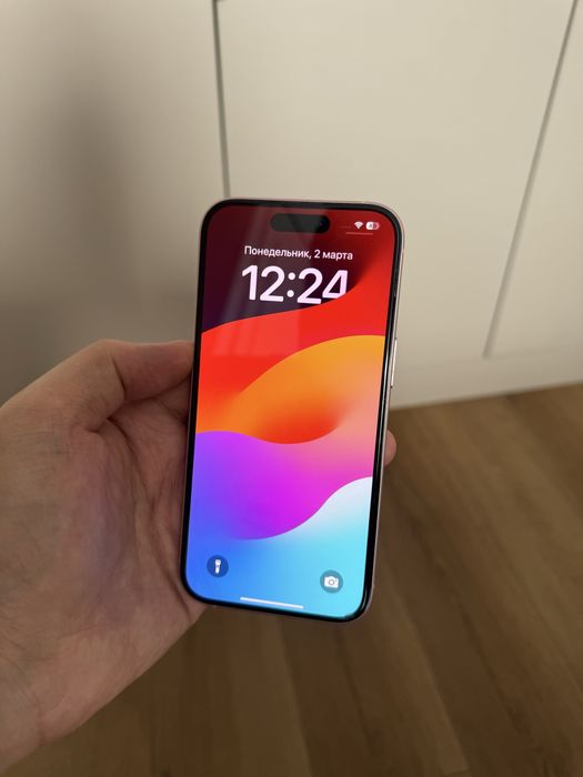 Продам iphone 15 розовый 256 gb