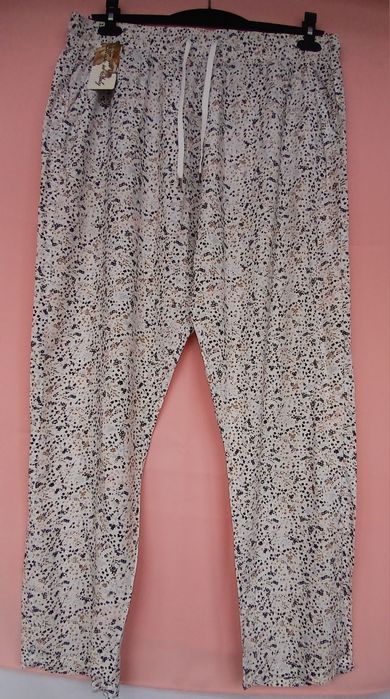 Дамски панталони ластични от различни материи.