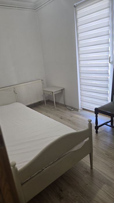 Închiriez apartament