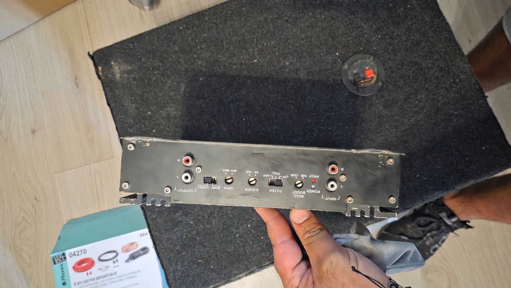 Бас каса с усилвател