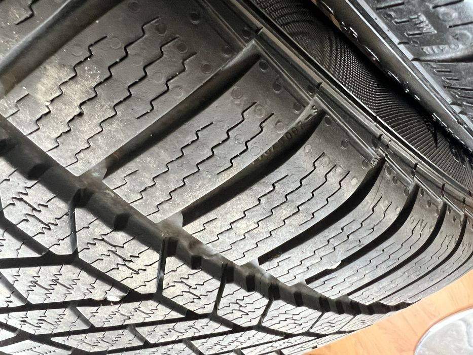 Jante Iarna Bmw X1 F48 X2 F49 MSport 225 50 18 RFT ContiWinter 2024