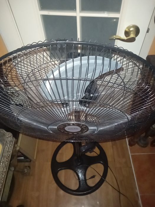 Отдам за 3000 шикарный вентилятор