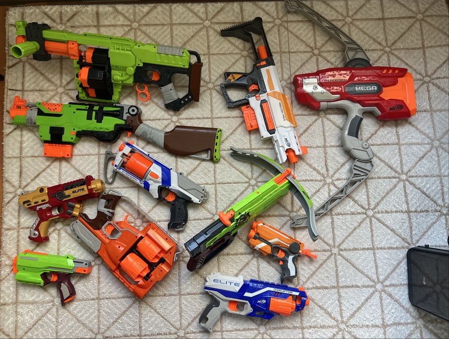 Пистолеты для мальчиков NERF  коллекция