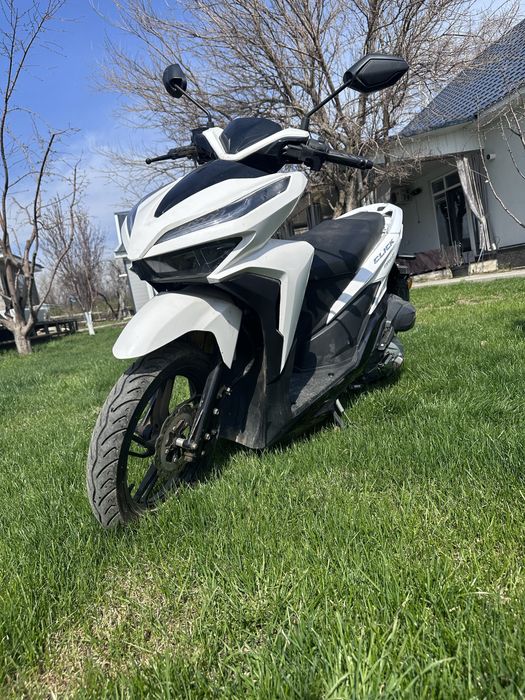 Скутер Click, на номерах