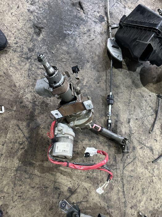 Електрическа кормилна колона за Тойота Авенсис Т27