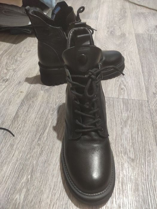 Продам зимние ботинки