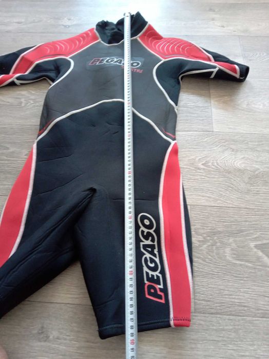 Детски водолазен костюм