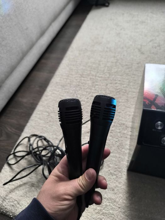 Караоке система. С батерия и 2микрофона