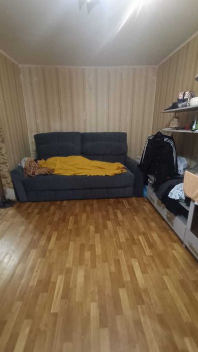 Продам 2 ком квартиру в районе кинотеатра Казахстан