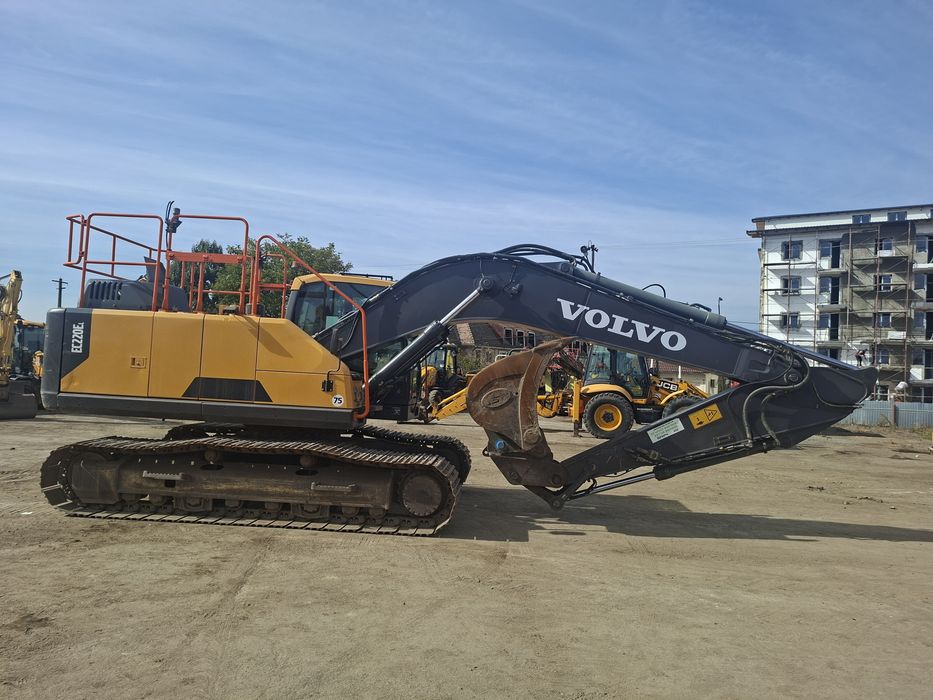 Vand excavator volvo EC 220 EL