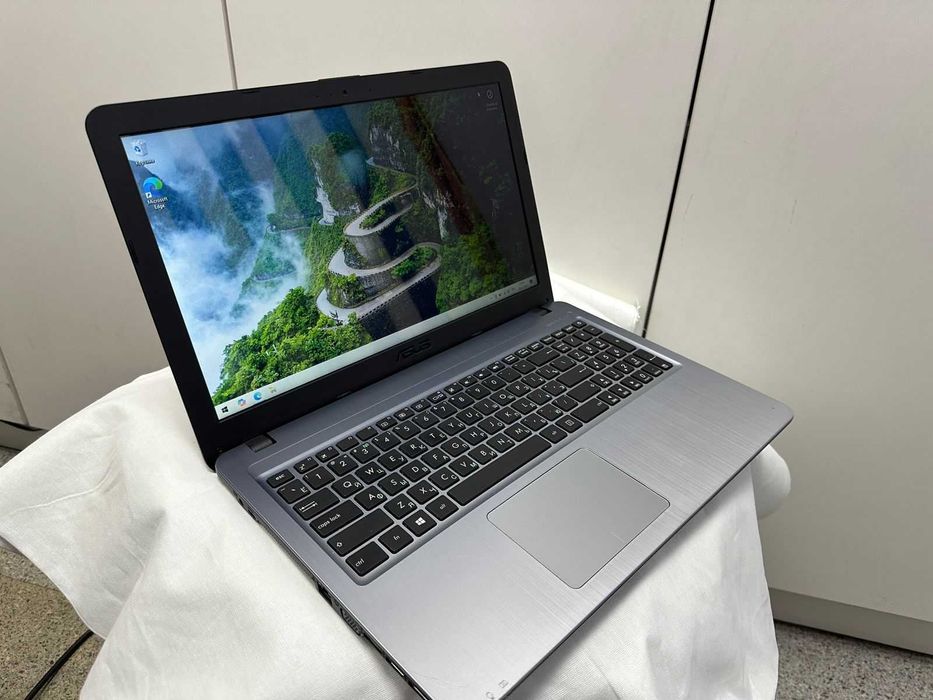 Ноутбук ASUS X540LA