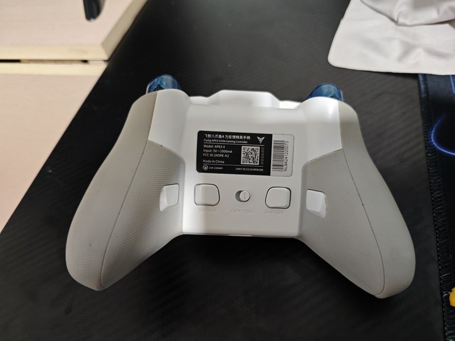 Геймпад Flydigi Apex 4