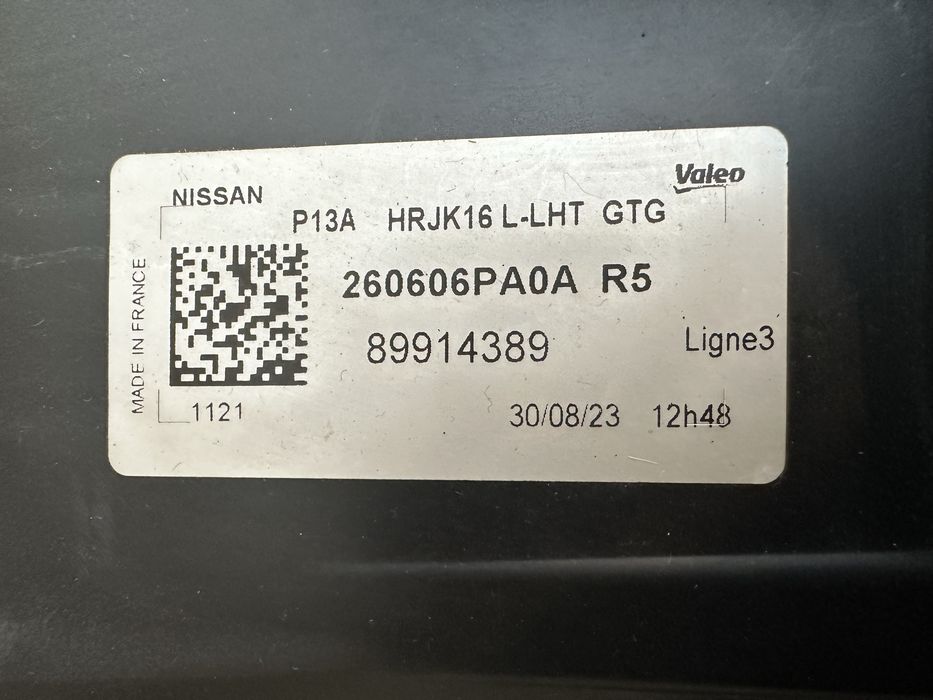 Faruri, Far stanga / Far dreapta Nissan Juke F16 2019-2014
