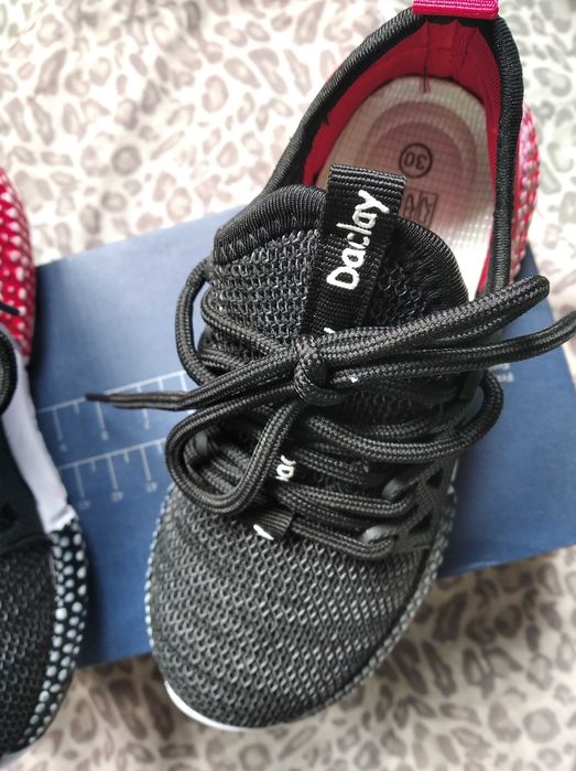 Детски маратонки нови