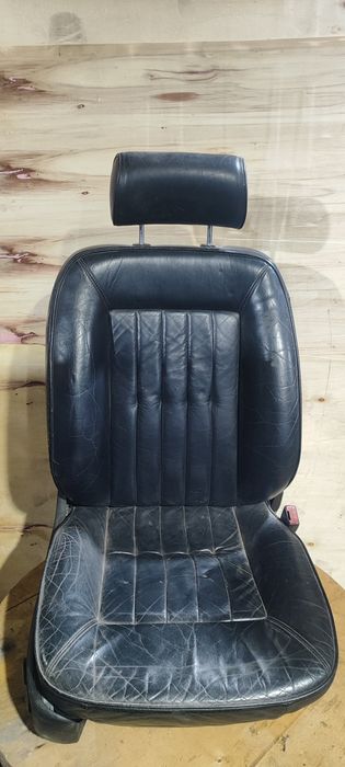 Продам 2 передних  сидения от А8