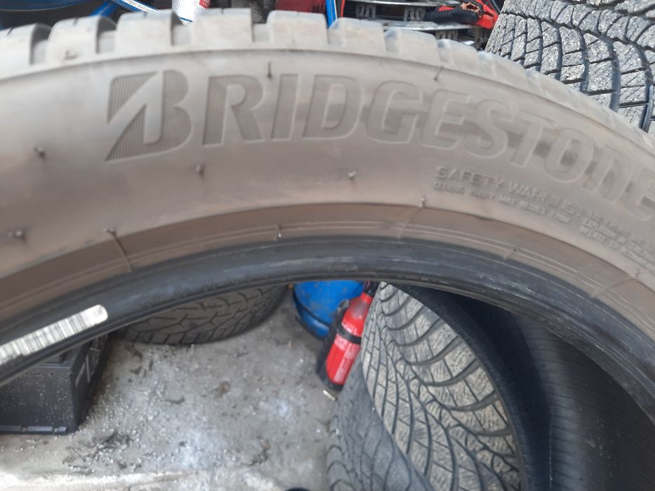 235/50/19;235/55/19 и 245/45/18  Всесезонни Гуми с борд