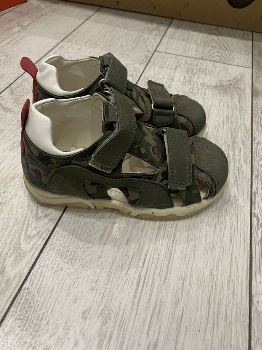 Продам детскую обувь для мальчика