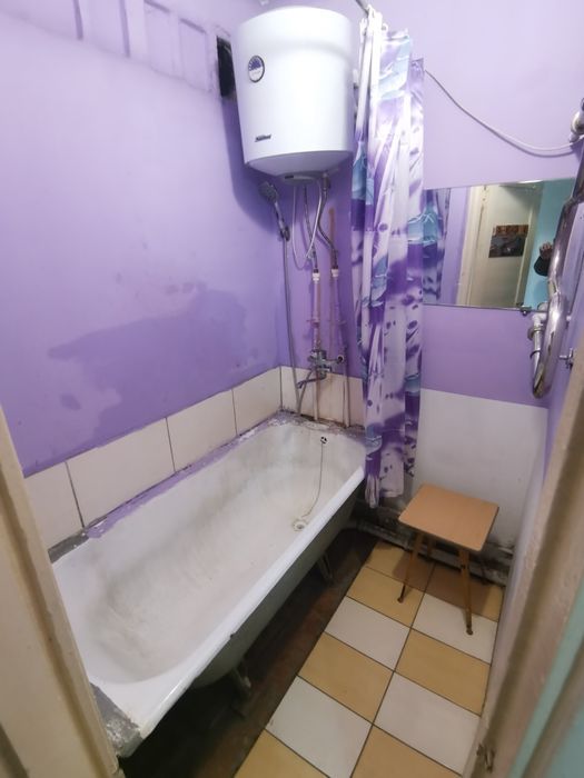 Продаётся 2-х ком кв-ра в 16 мкр дом 35