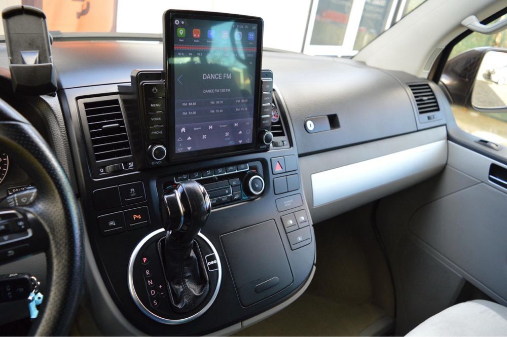 VOLKSWAGEN Multivan 2010 — imagine 5