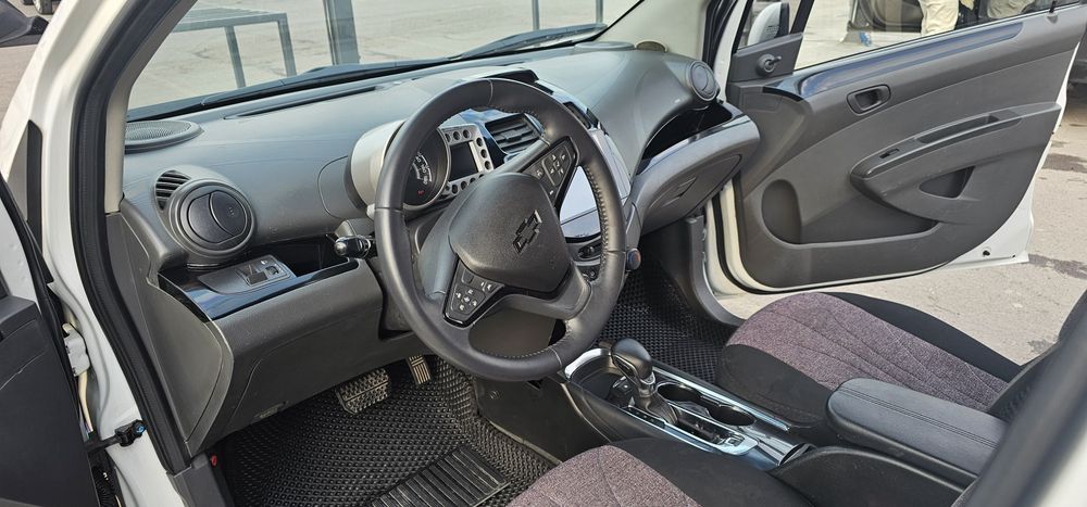 Продаёться спарк 2012г.Автомат