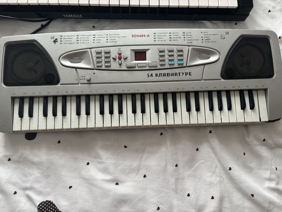Yamaha PSR-12, рабочий + адаптер