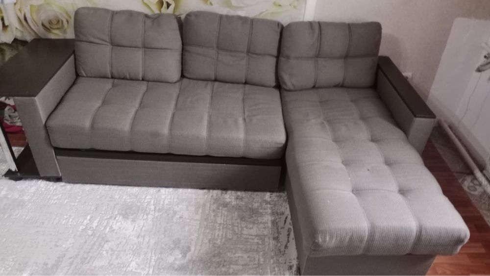 Диван угловой  раздвижной