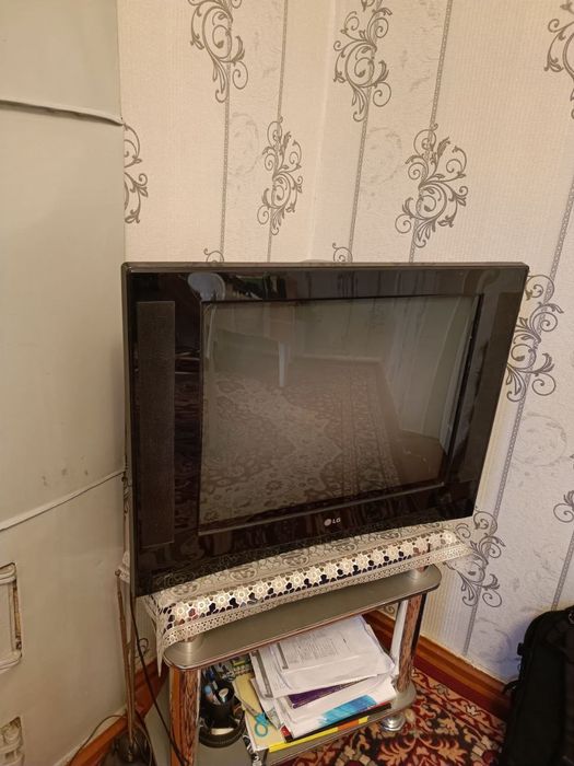 Продаётся телевизор  LG