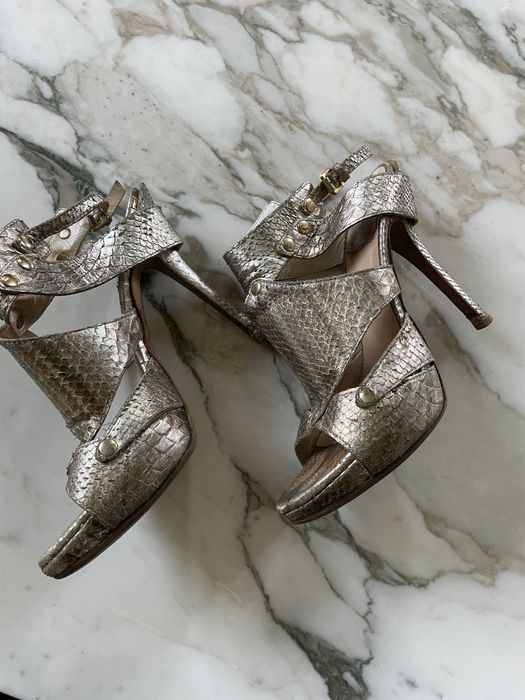 Pantofi CHRISTIAN DIOR din piele exotica purtati in Sex & the City