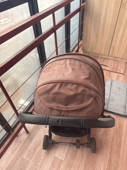 Продам коляску прогулочную за 10 000