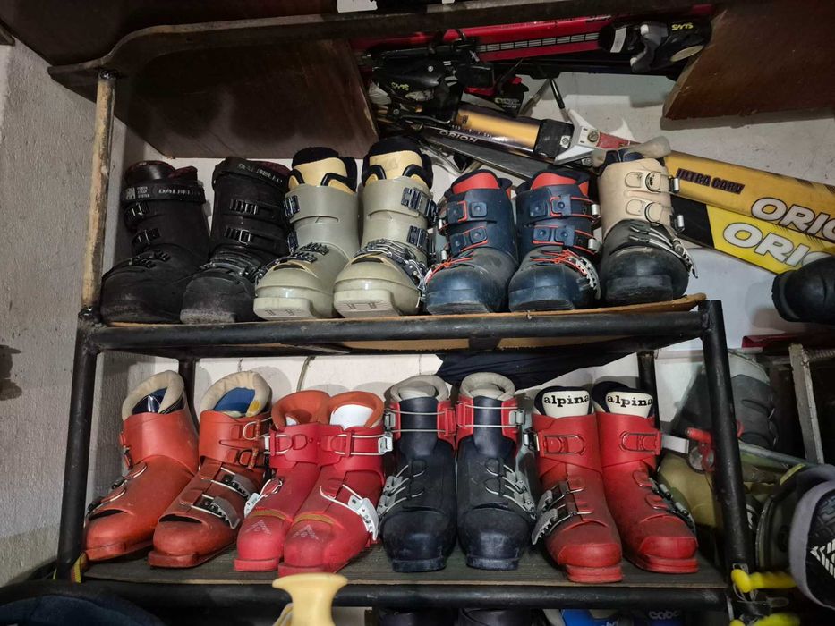 Ски оборудване на едро 25+ каски 100+ ски комплекта