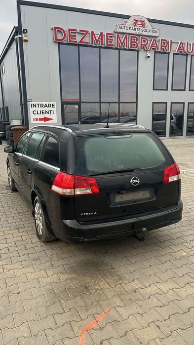 Dezmembram Opel Vectra C 1.9 diesel 120 cp din 2007