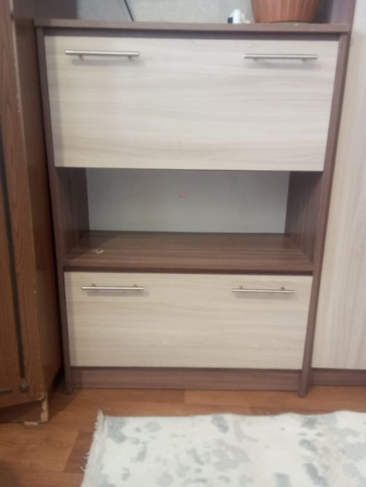 Продам стенку срочно.