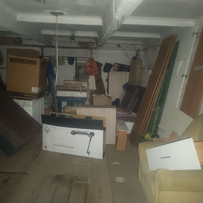 Обменяю машину и гараж